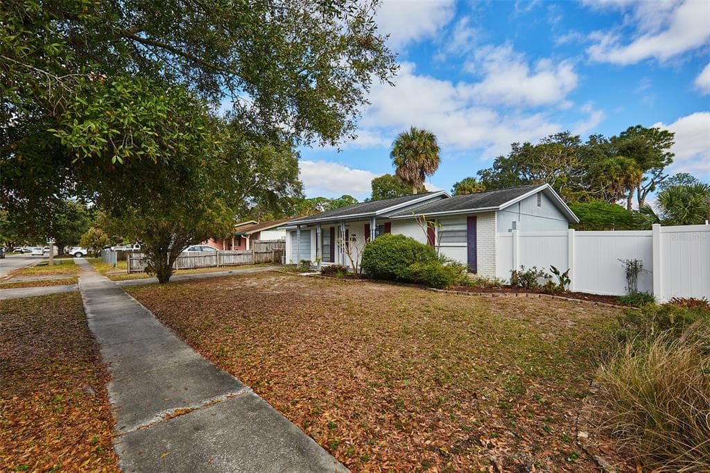 7921 NORTHBRIDGE BOULEVARD TAMPA, FL 33615