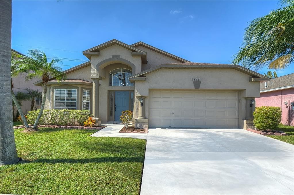 8521 HEYWARD ROAD TAMPA, FL 33635