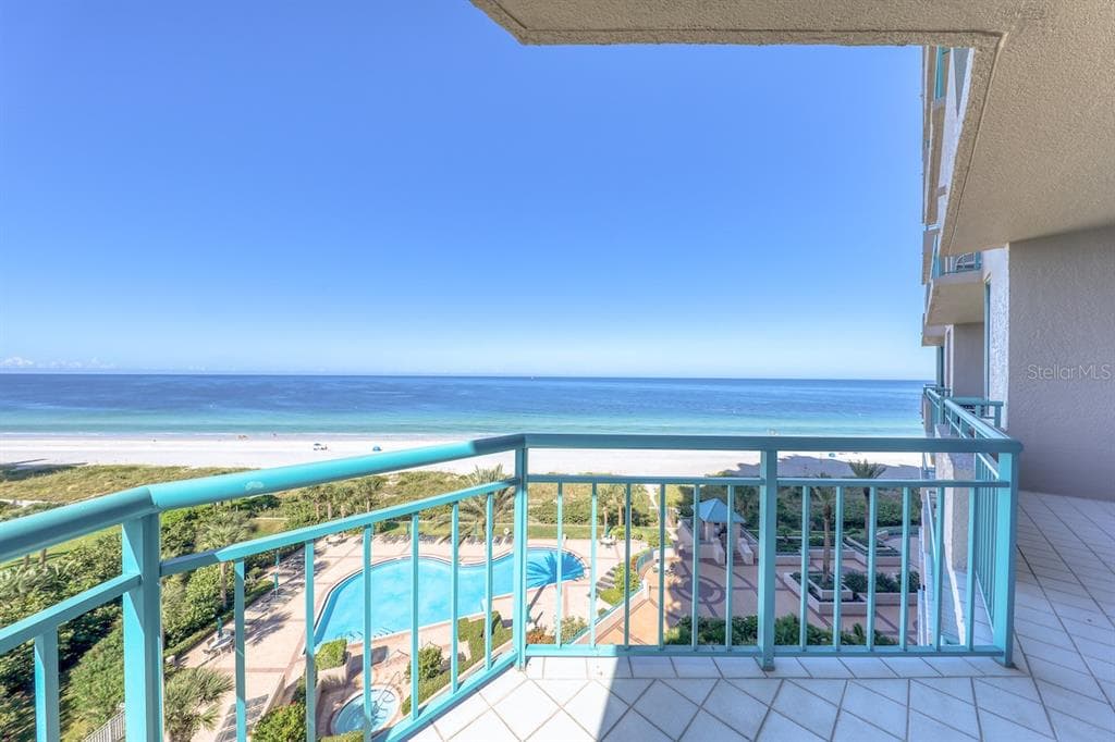 1560 GULF BOULEVARD UNIT 707 CLEARWATER, FL 33767
