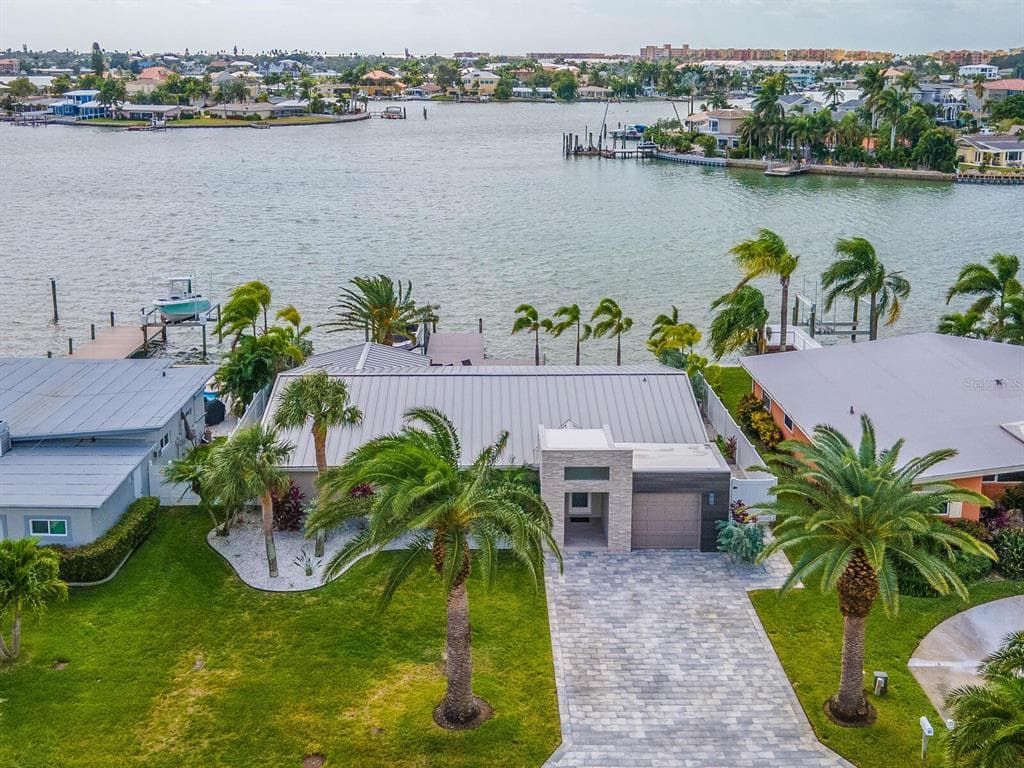 521 173RD AVENUE E NORTH REDINGTON BEACH, FL 33708