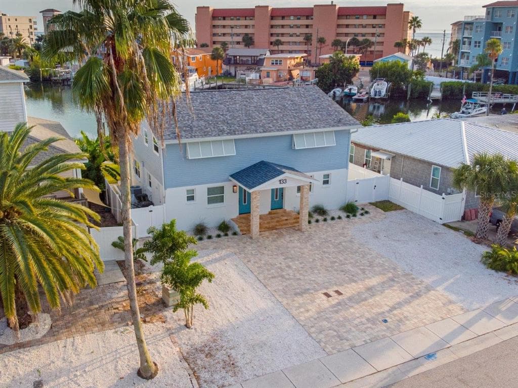 133 140TH AVENUE E MADEIRA BEACH, FL 33708
