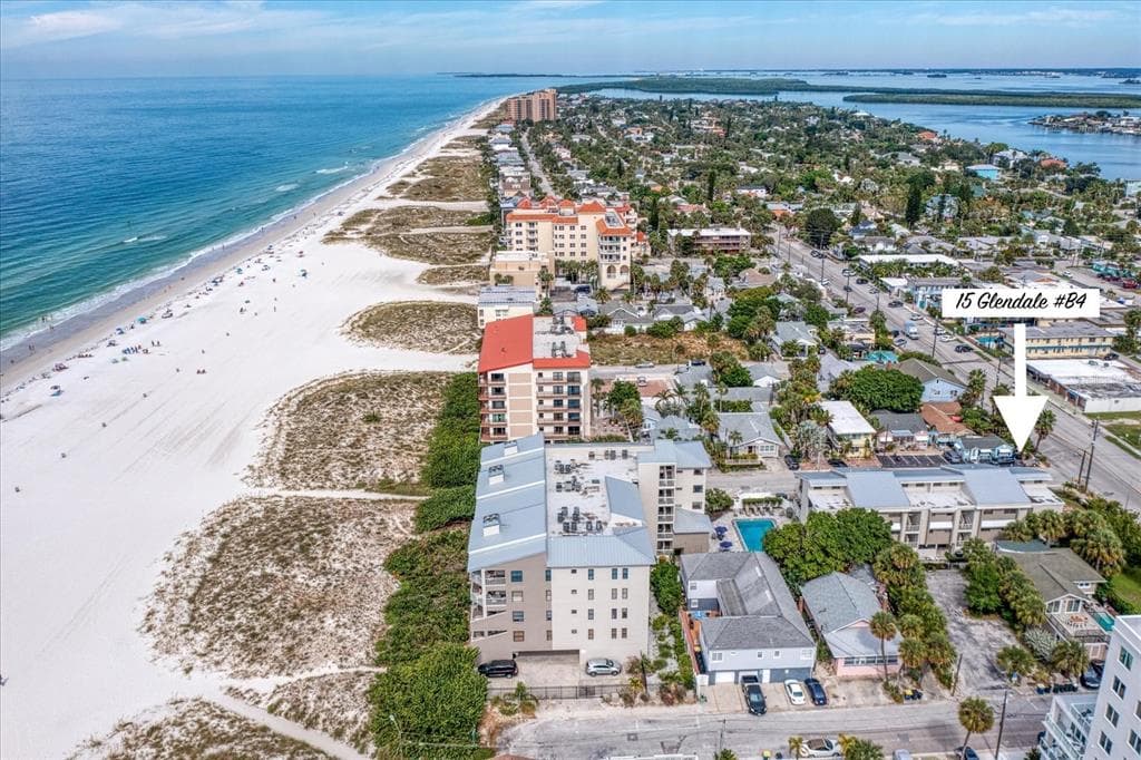 15 GLENDALE STREET UNIT B4 CLEARWATER, FL 33767