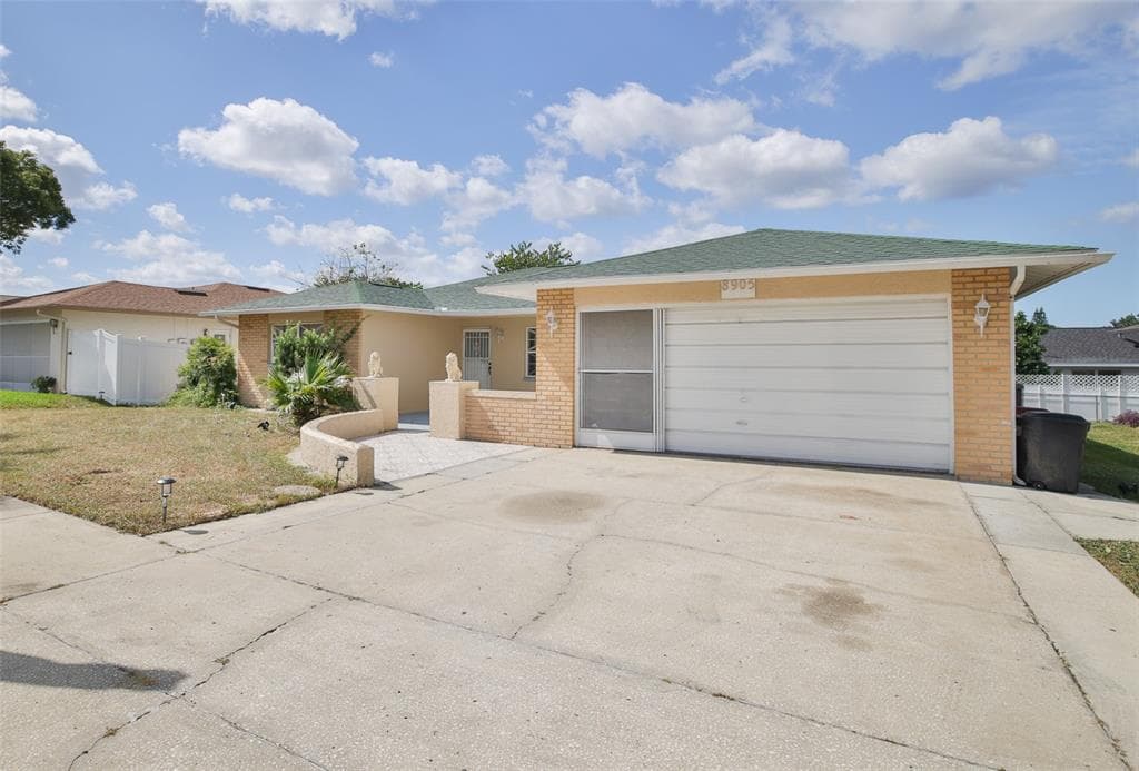 8905 ANDROS LANE PORT RICHEY, FL 34668