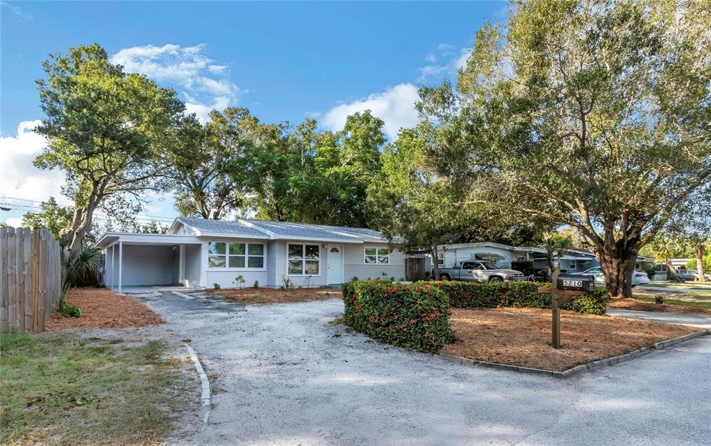 5210 45TH AVENUE N ST PETERSBURG, FL 33709