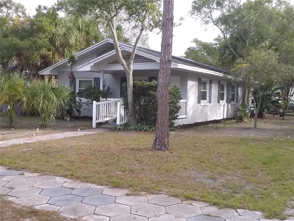 106 21ST AVENUE SE ST PETERSBURG, FL 33705