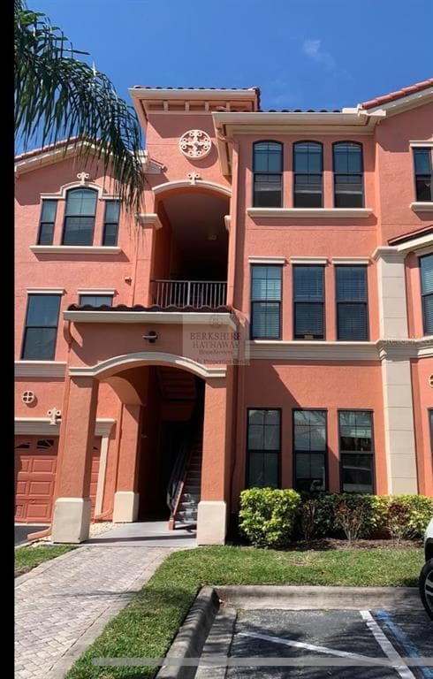 2705 VIA MURANO UNIT 136 CLEARWATER, FL 33764