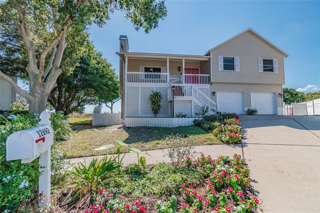 12692 PINEWAY DRIVE LARGO, FL 33773
