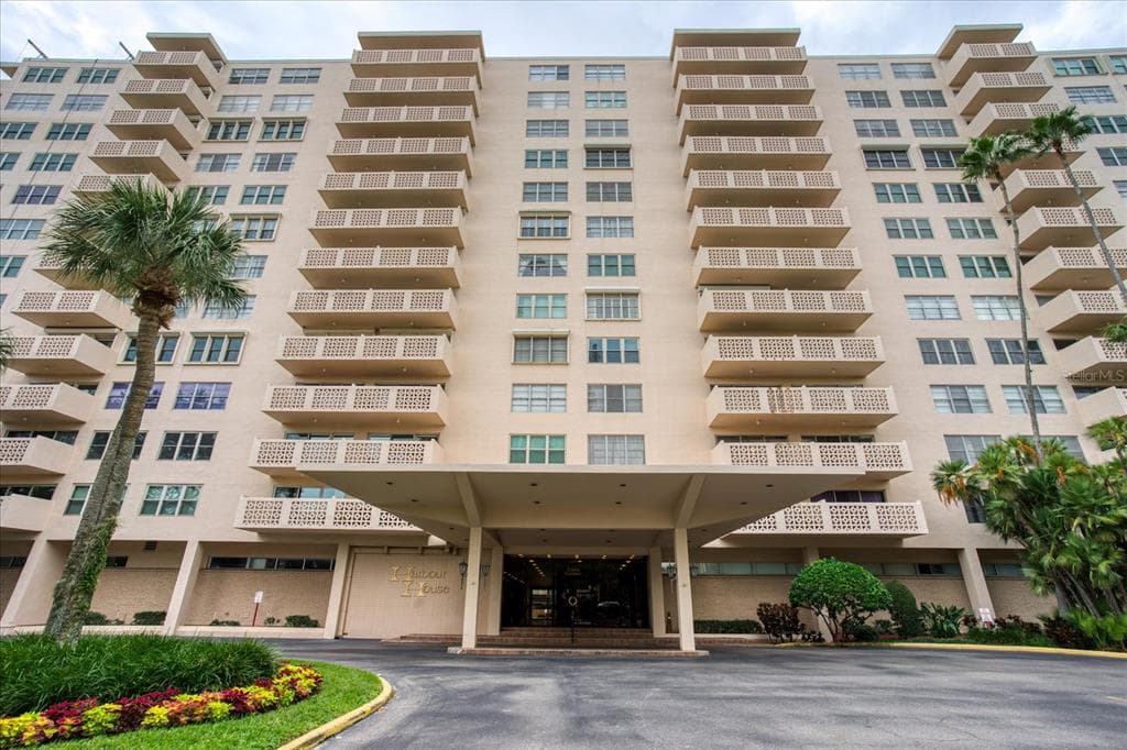 2401 BAYSHORE BOULEVARD UNIT 912 TAMPA, FL 33629
