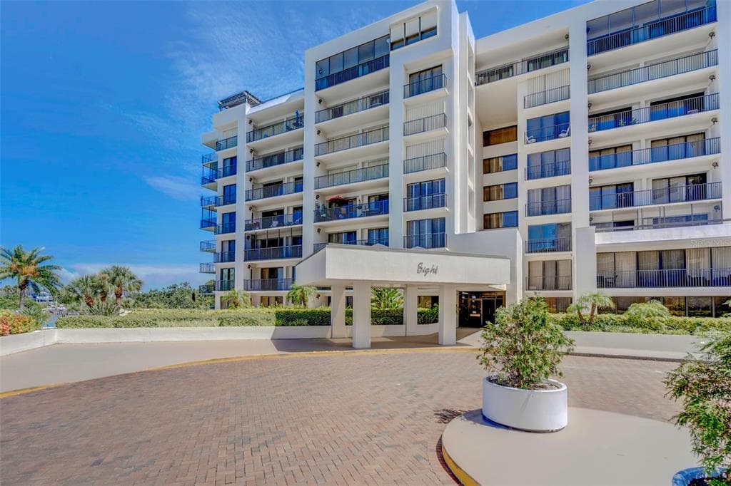 8 BELLEVIEW BOULEVARD UNIT 505 BELLEAIR, FL 33756