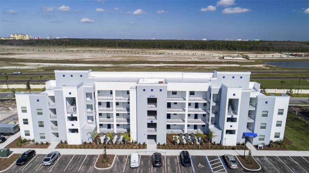 3191 PARADOX CIRCLE UNIT 305 KISSIMMEE, FL 34746