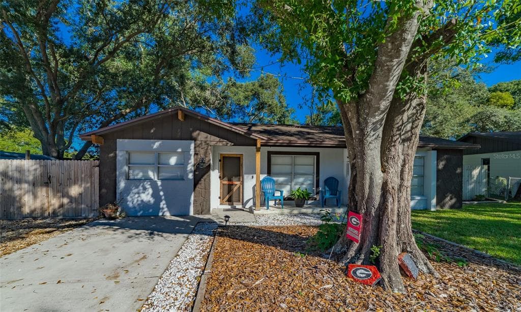 503 FALKIRK AVENUE VALRICO, FL 33594