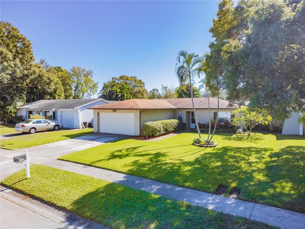 6350 CEDARBROOK DRIVE S PINELLAS PARK, FL 33782
