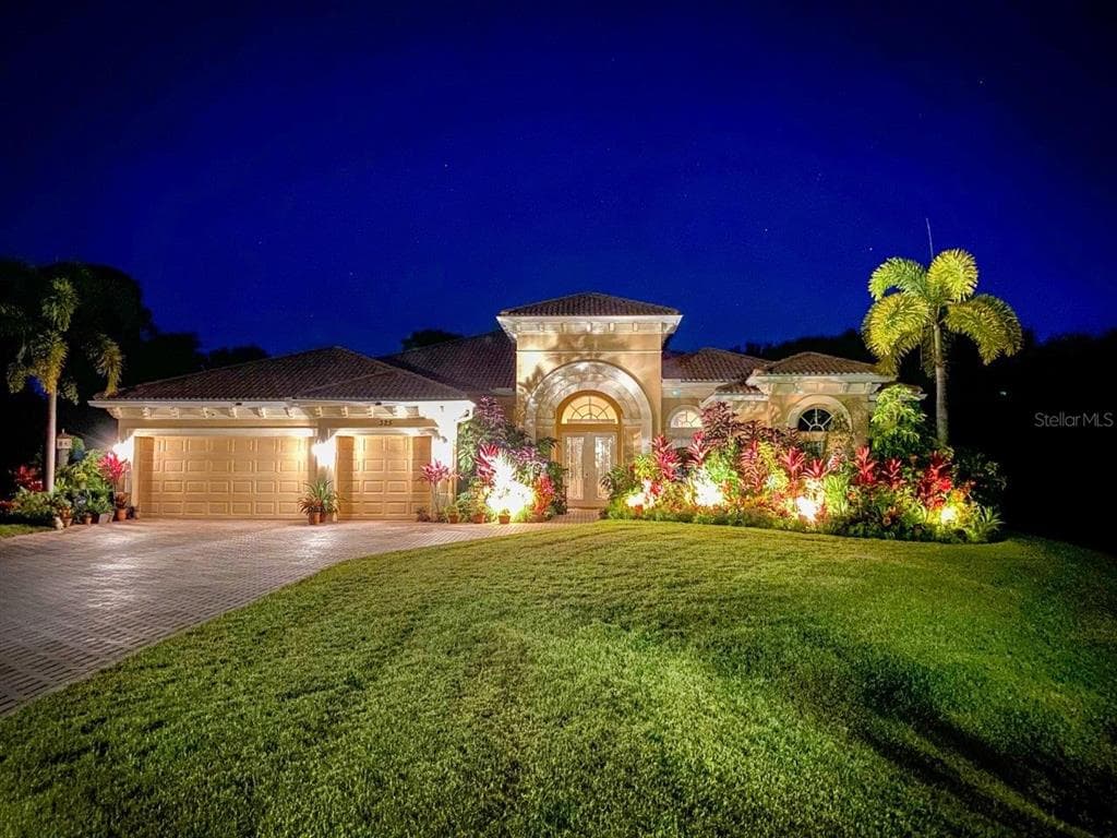 325 ROYAL BONNET DRIVE
