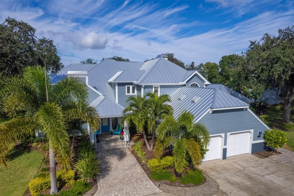 791 SUWANNEE COURT NE ST PETERSBURG, FL 33702