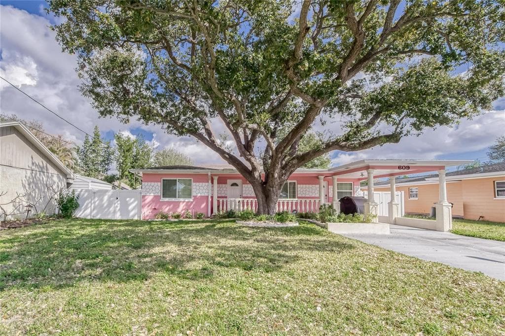 609 N LINCOLN AVENUE TAMPA, FL 33609