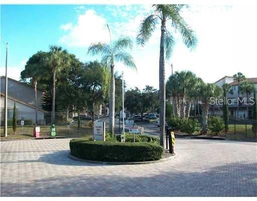 6326 NEWTOWN CIRCLE UNIT 26B4 TAMPA, FL 33615