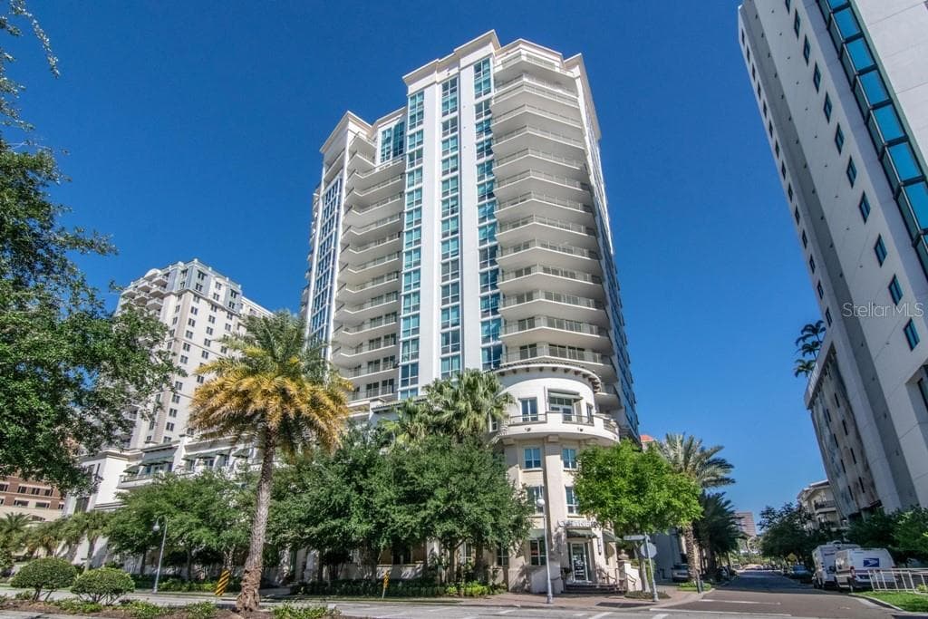 450 KNIGHTS RUN AVENUE UNIT 415 TAMPA, FL 33602