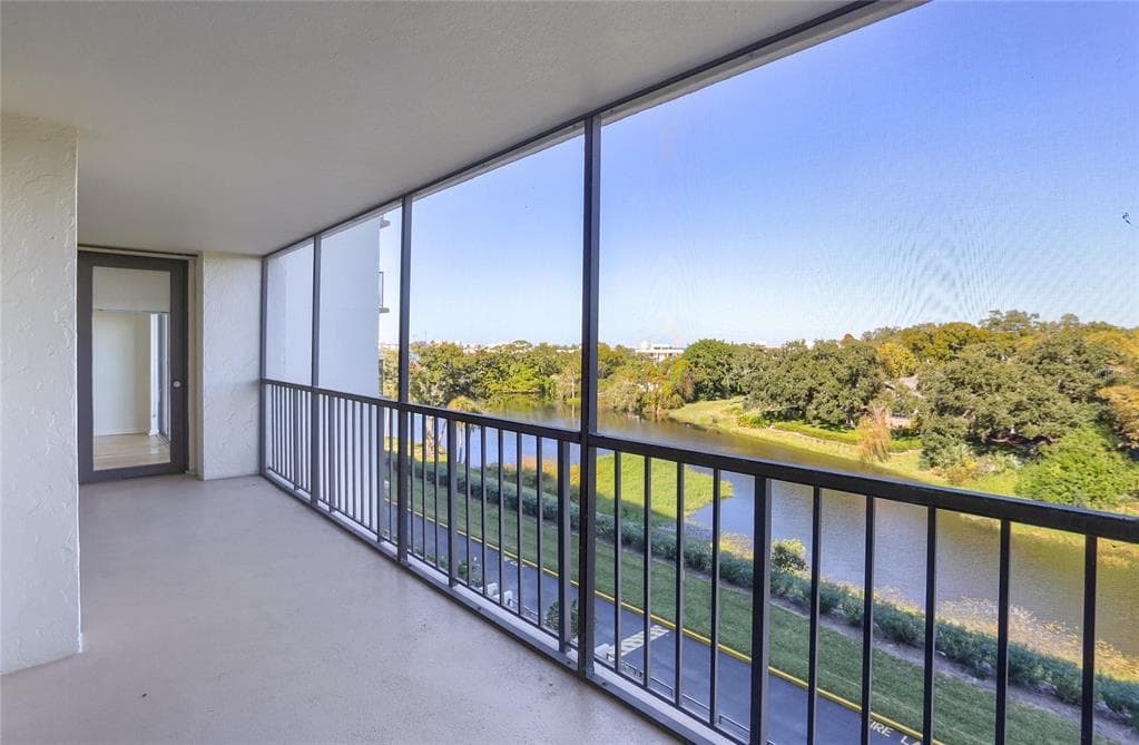220 BELLEVIEW BOULEVARD UNIT 406 BELLEAIR, FL 33756