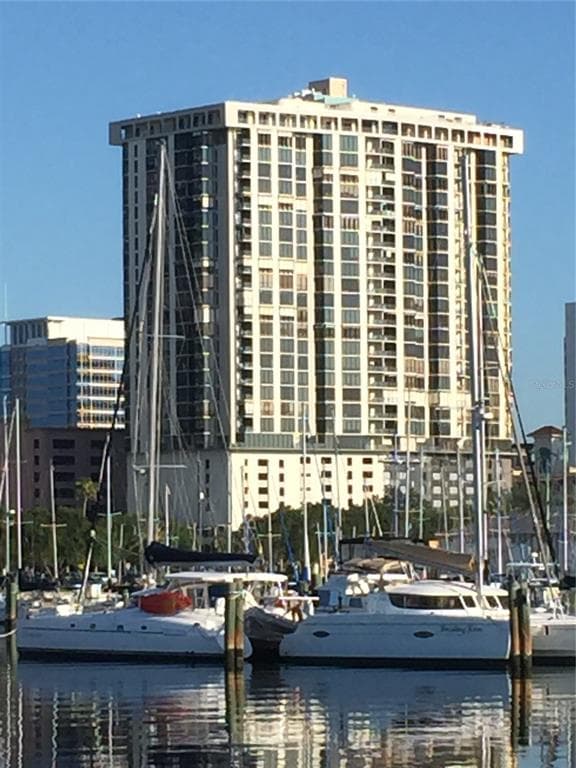 1 BEACH DRIVE SE UNIT 1105