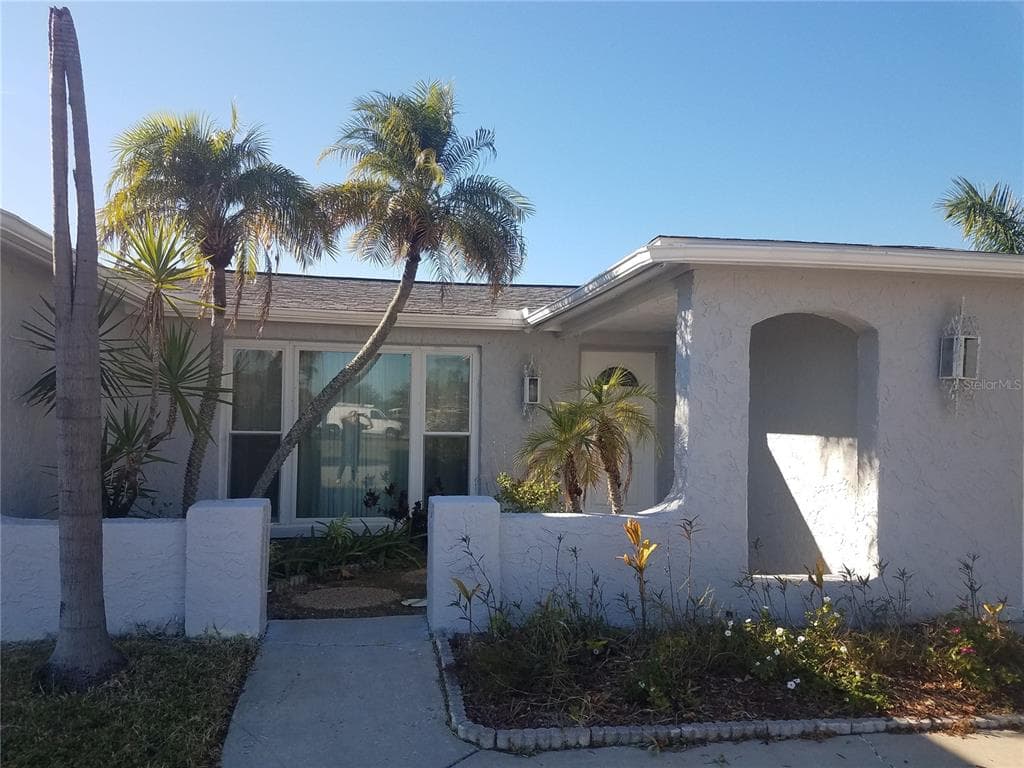 1801 FAIRFIELD STREET HOLIDAY, FL 34691