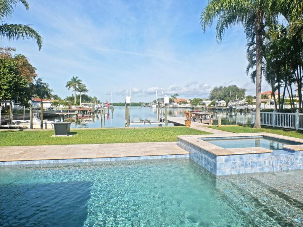 420 CAPRI BOULEVARD