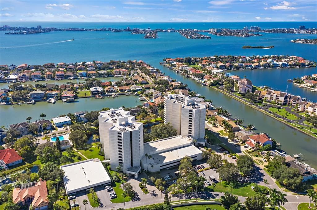 5950 PELICAN BAY PLAZA S UNIT 702 GULFPORT, FL 33707