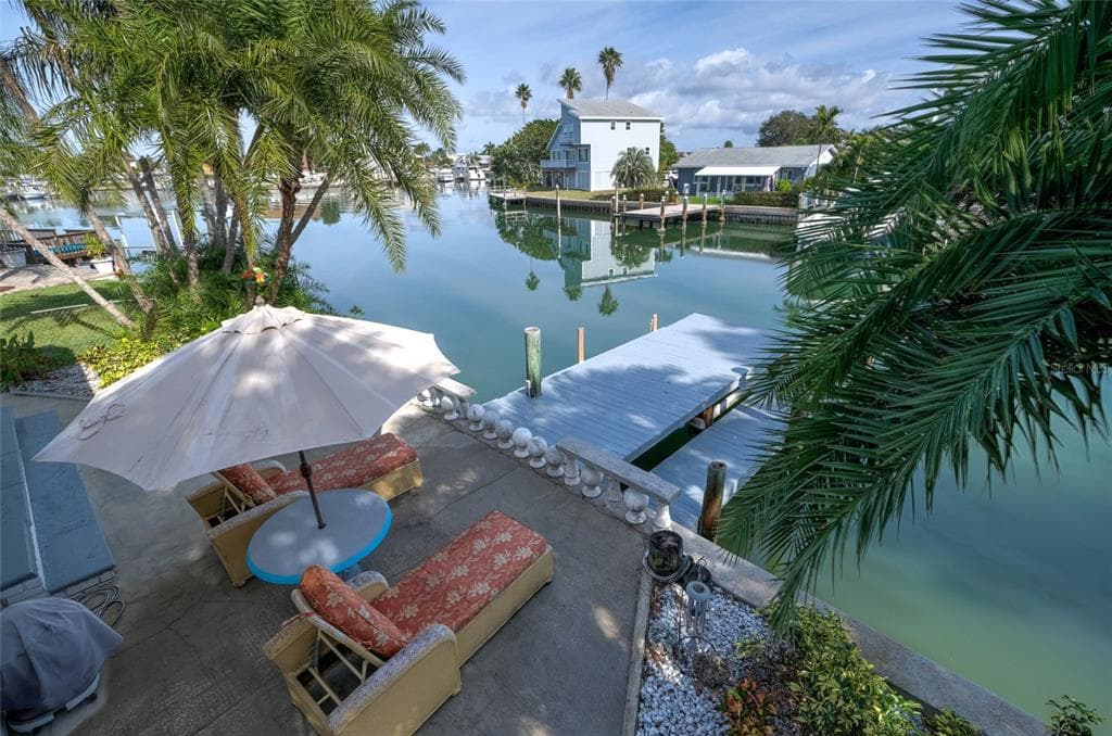 168 174TH TERRACE DRIVE E REDINGTON SHORES, FL 33708