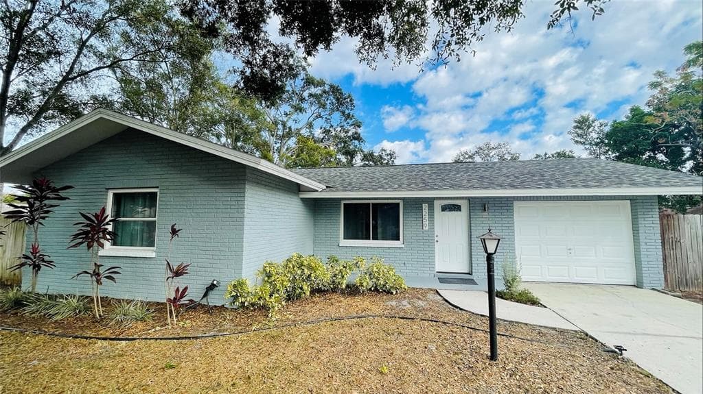 2259 LEMON COURT DUNEDIN, FL 34698