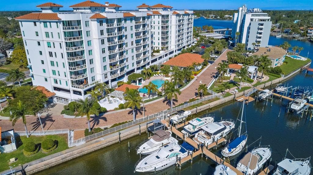 1325 SNELL ISLE BOULEVARD NE UNIT 412 ST PETERSBURG, FL 33704