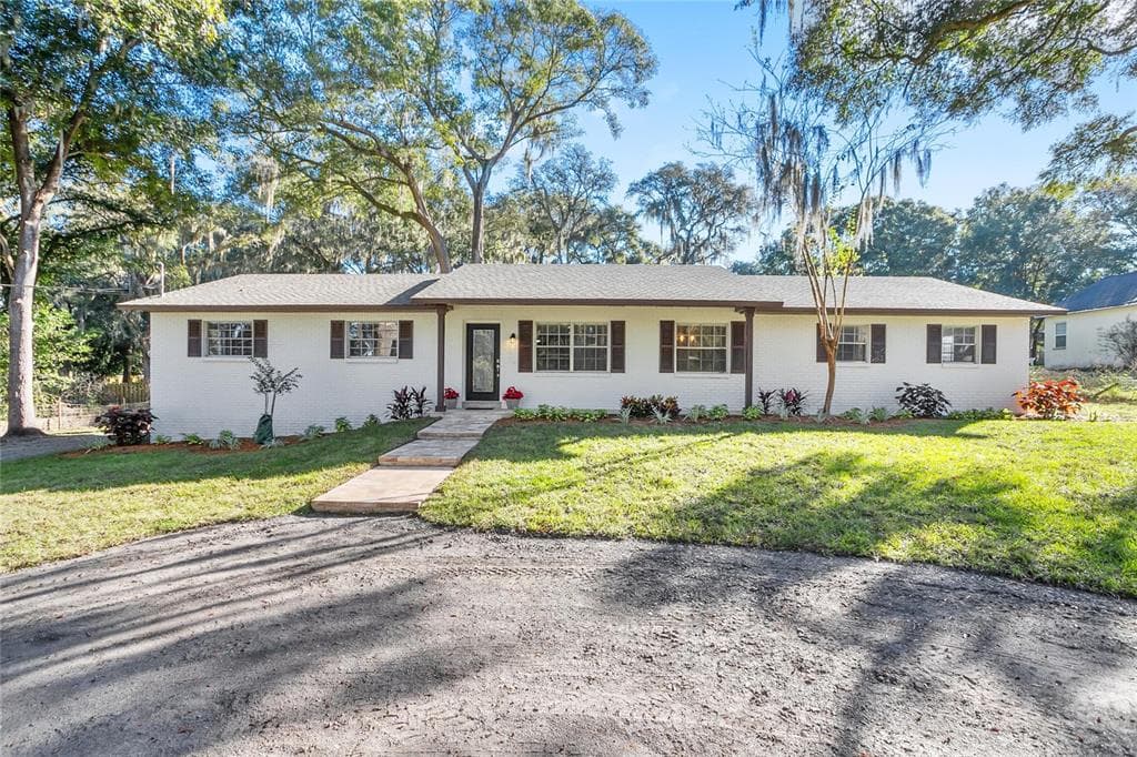 8222 VALRIE LANE