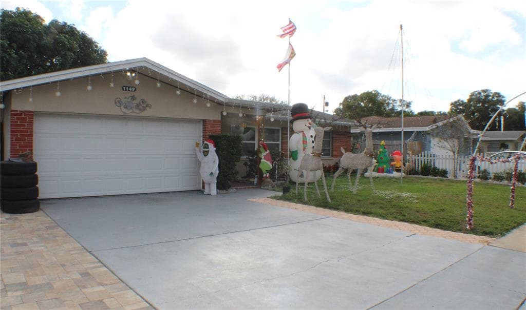 1149 8TH AVENUE NE LARGO, FL 33770