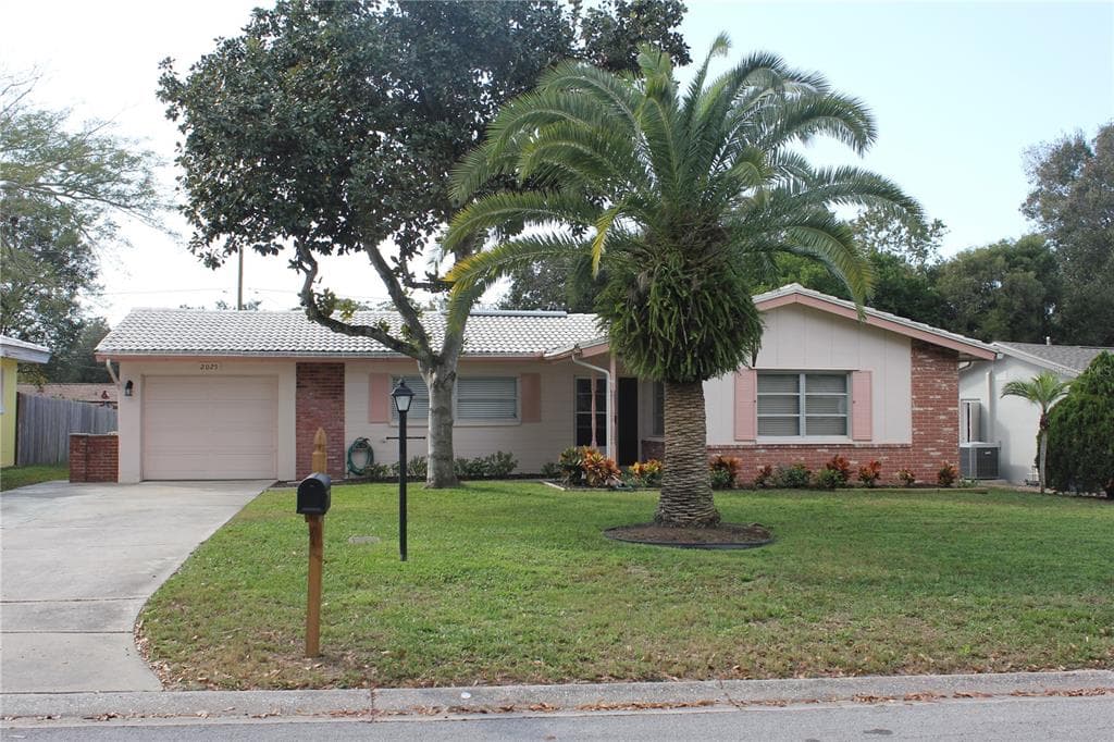 2025 PINE RIDGE DRIVE