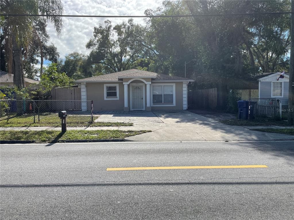 1921 E HANNA AVENUE TAMPA, FL 33610