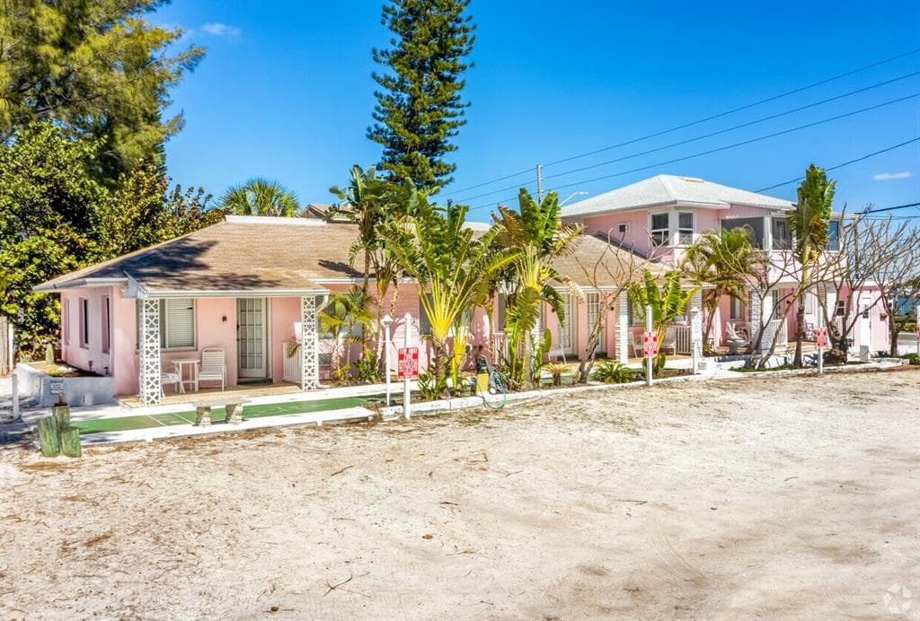 10200 GULF BOULEVARD TREASURE ISLAND, FL 33706