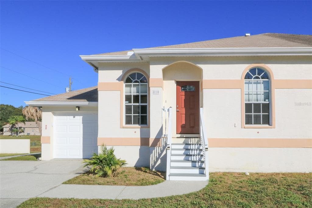 810 SAINT PETERSBURG DRIVE W OLDSMAR, FL 34677