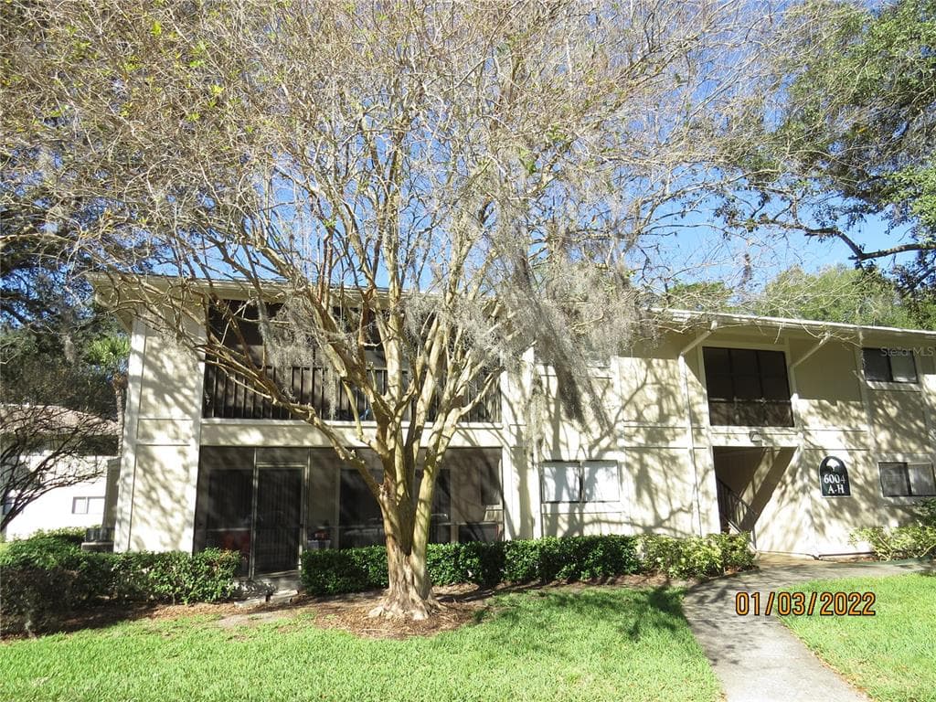 6004 LAKETREE LANE UNIT H TEMPLE TERRACE, FL 33617