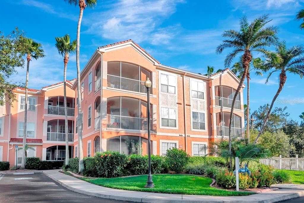 5000 CULBREATH KEY WAY UNIT 1-118 TAMPA, FL 33611