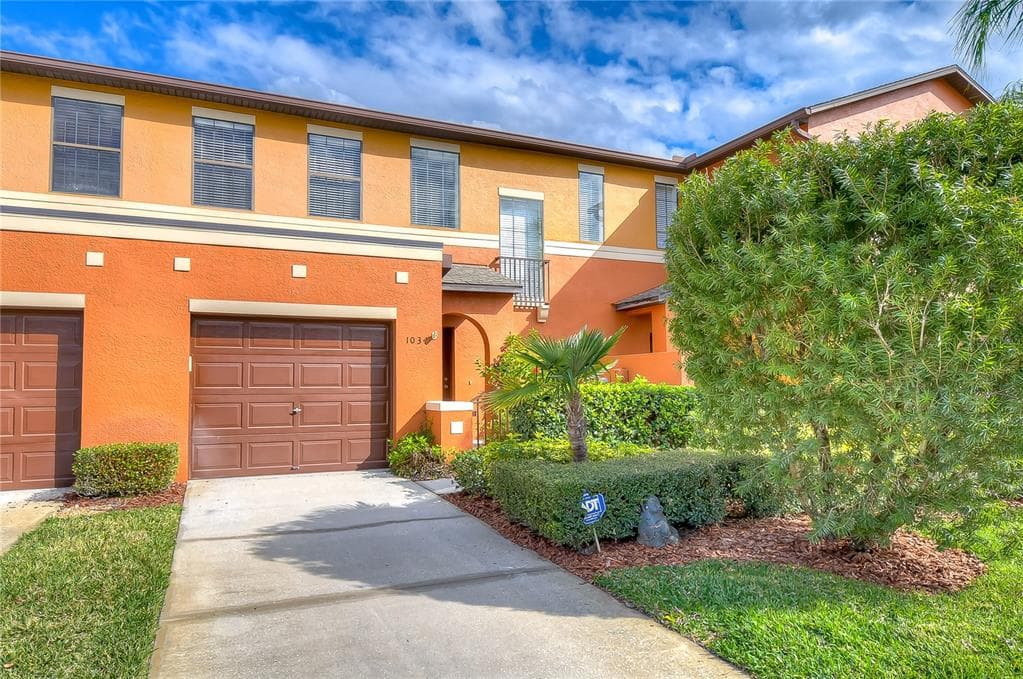 1034 TULLAMORE DRIVE