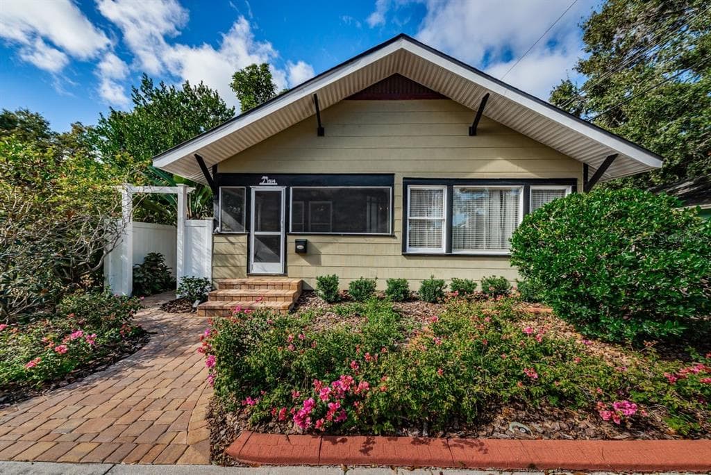 1914 8TH STREET N ST PETERSBURG, FL 33704