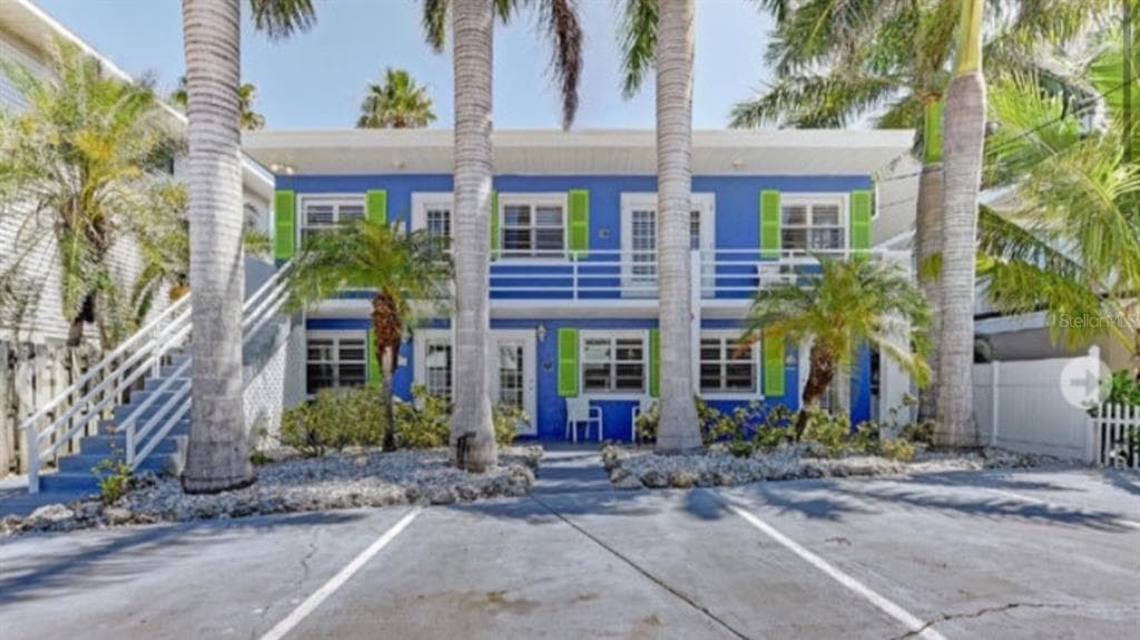 301 HIGHLAND AVENUE UNIT 5 BRADENTON BEACH, FL 34217