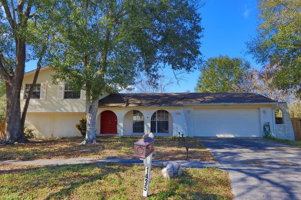 1435 WINDJAMMER LOOP LUTZ, FL 33559