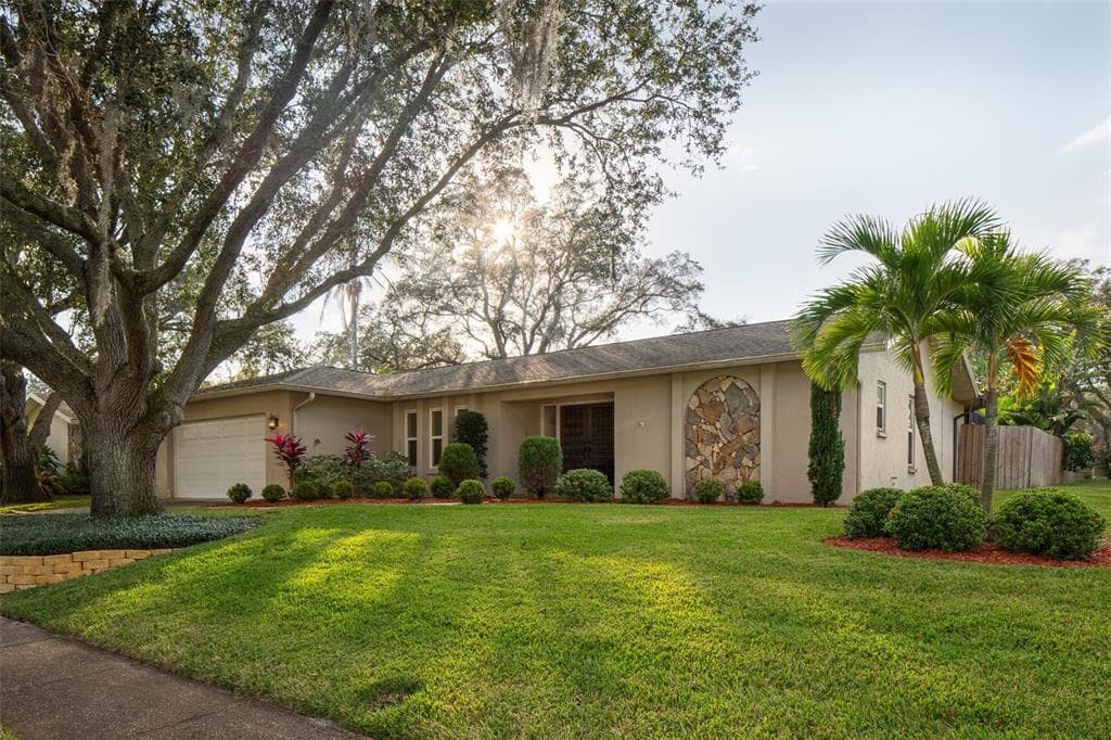 2582 KNOTTY PINE WAY