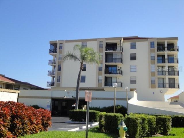 6051 SUN BOULEVARD UNIT 608 ST PETERSBURG, FL 33715