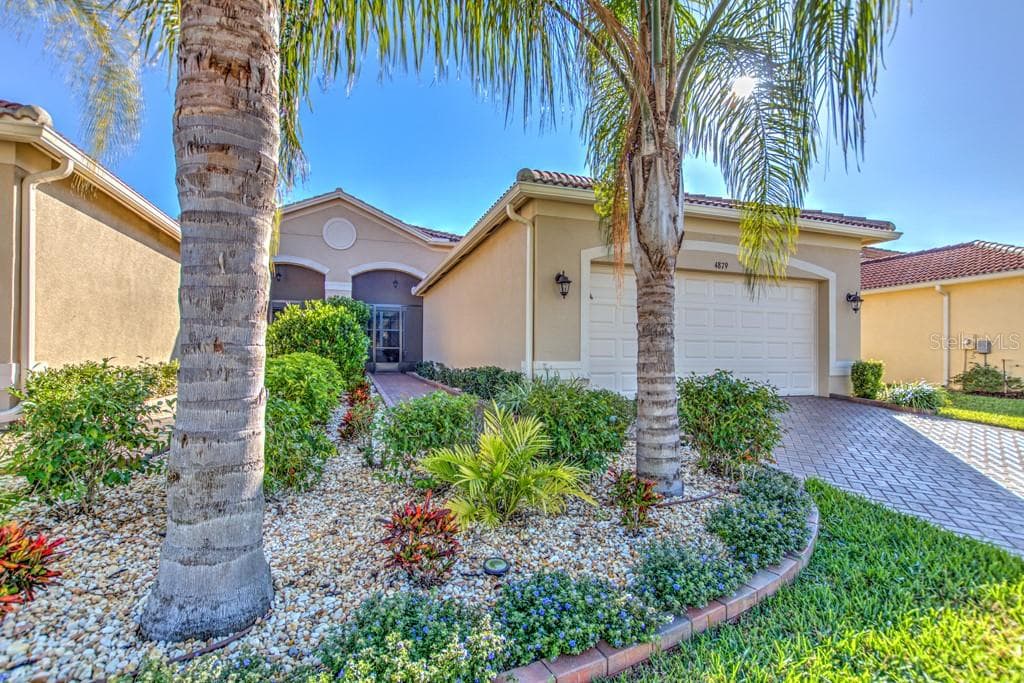 4879 MARBLE SPRINGS CIRCLE WIMAUMA, FL 33598