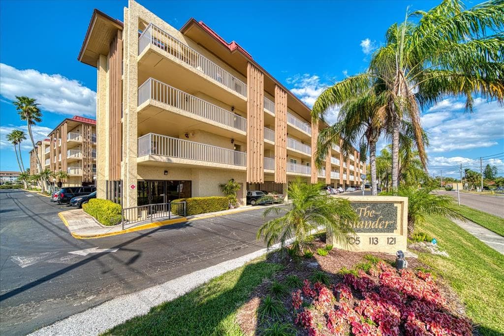 105 ISLAND WAY UNIT 131 CLEARWATER, FL 33767