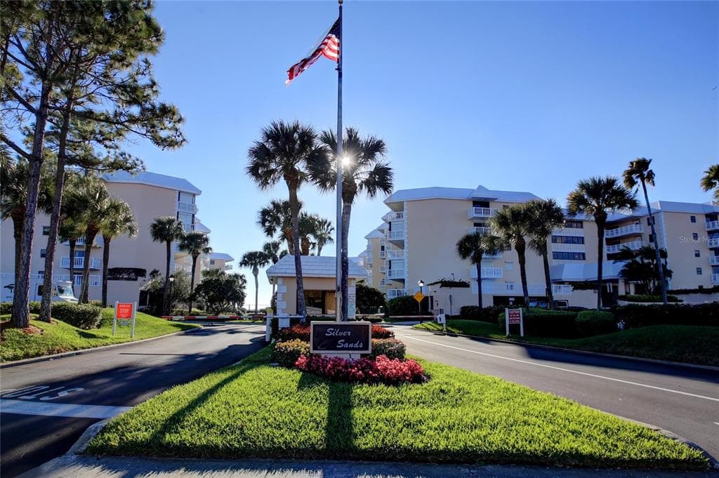 6600 SUNSET WAY UNIT 406 ST PETE BEACH, FL 33706