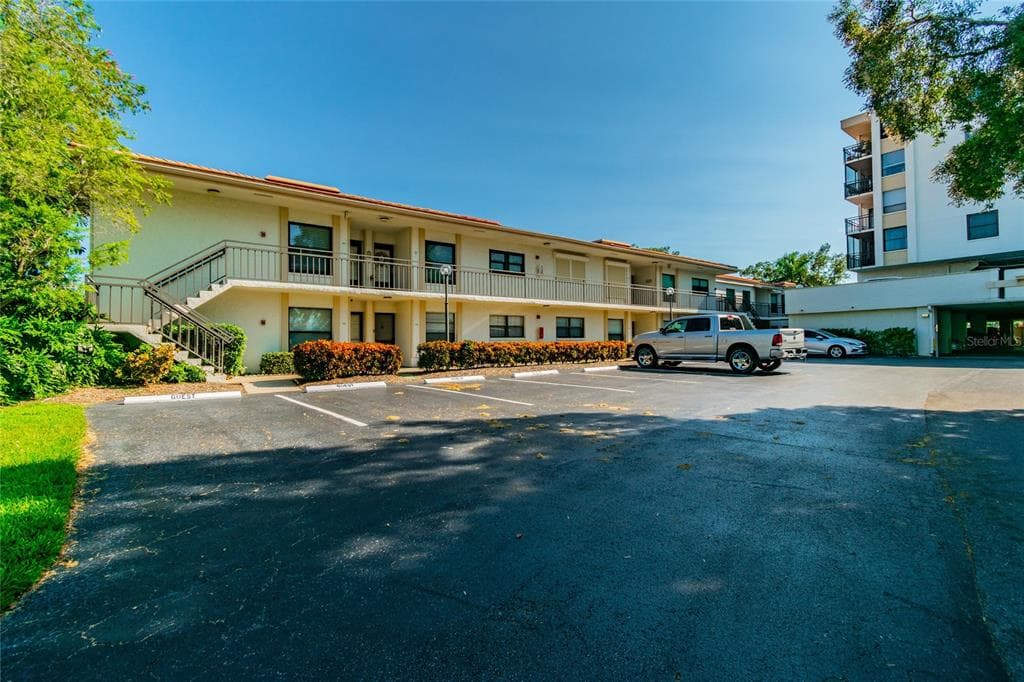 6180 SUN BOULEVARD UNIT 206 ST PETERSBURG, FL 33715