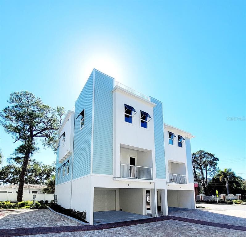 1413 BAYSHORE BOULEVARD UNIT 11 DUNEDIN, FL 34698