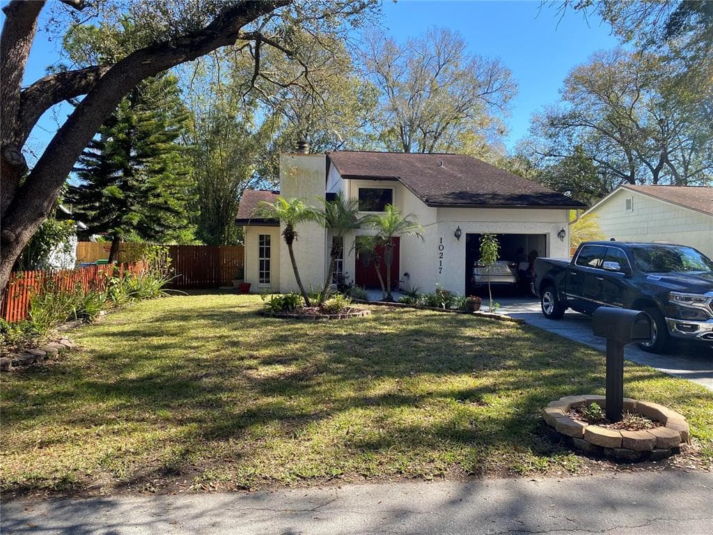 10217 N OKLAWAHA AVENUE TAMPA, FL 33617