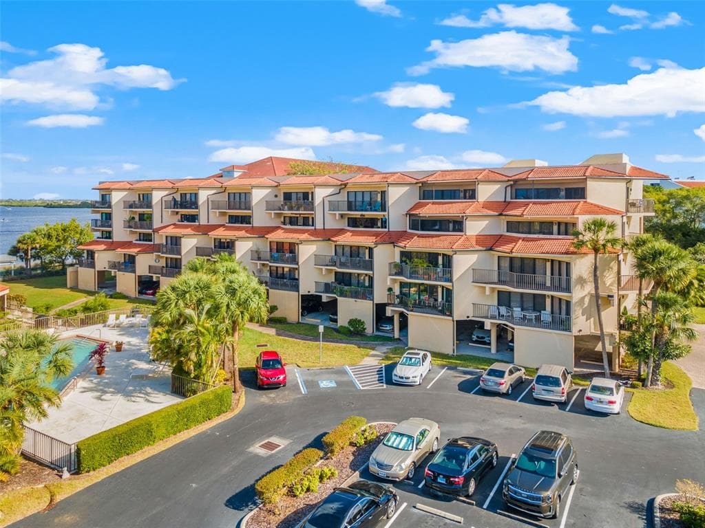 204 3RD STREET W UNIT 304 BRADENTON, FL 34205